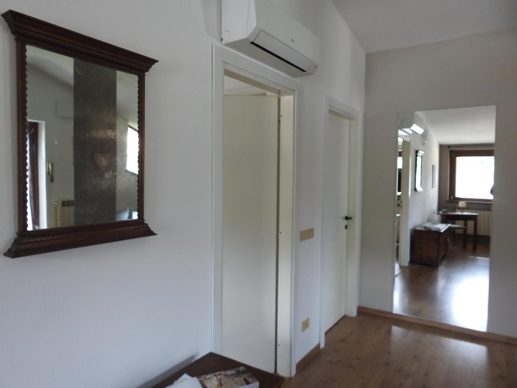 Bed and Breakfast La Casa Di Clara Esine Екстер'єр фото