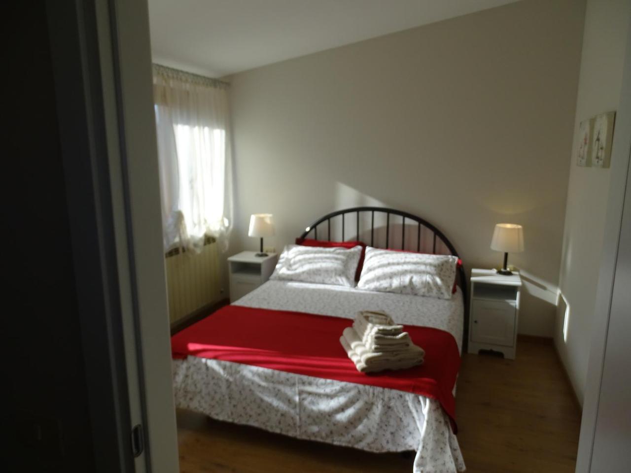 Bed and Breakfast La Casa Di Clara Esine Екстер'єр фото