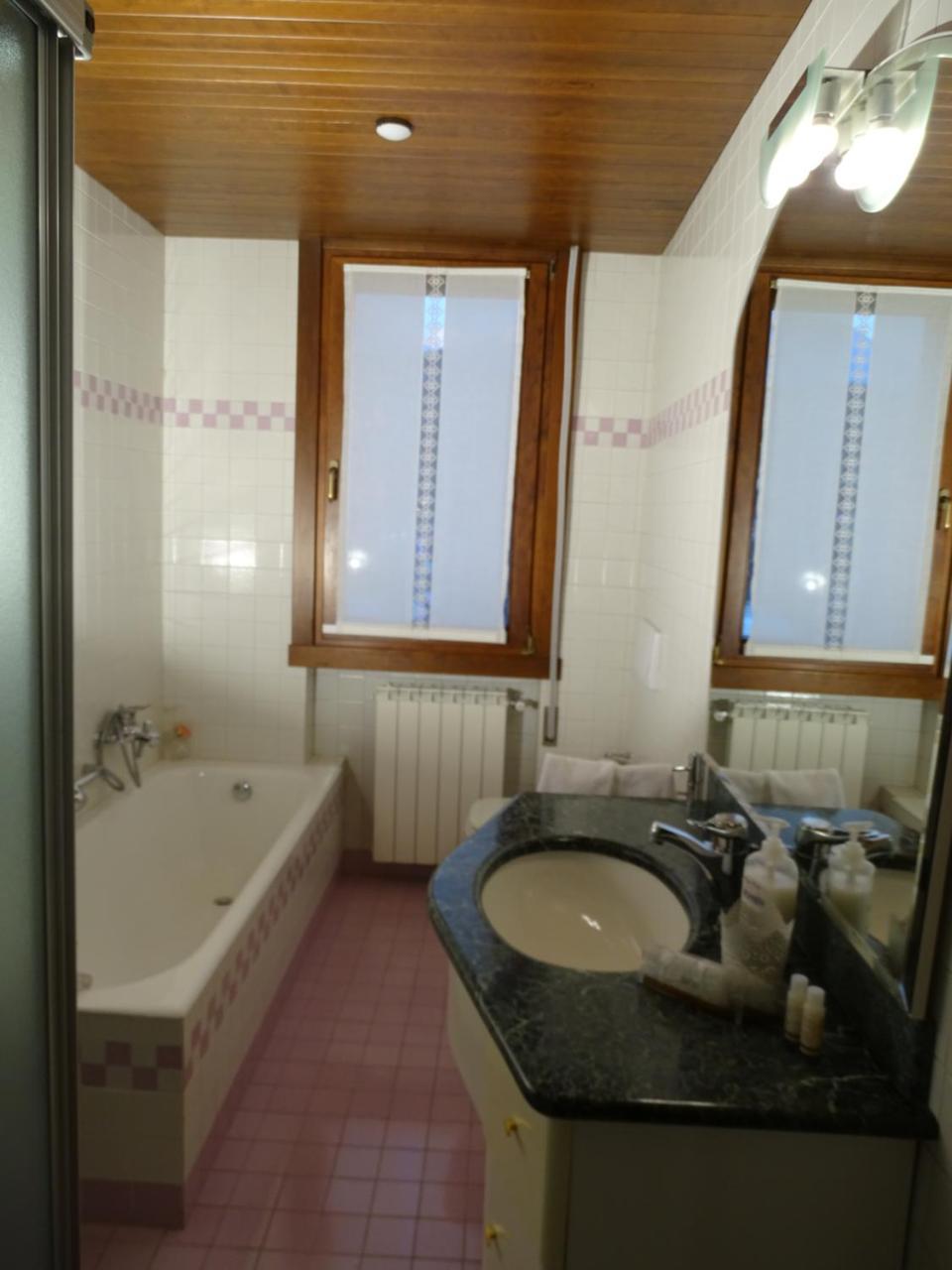 Bed and Breakfast La Casa Di Clara Esine Екстер'єр фото