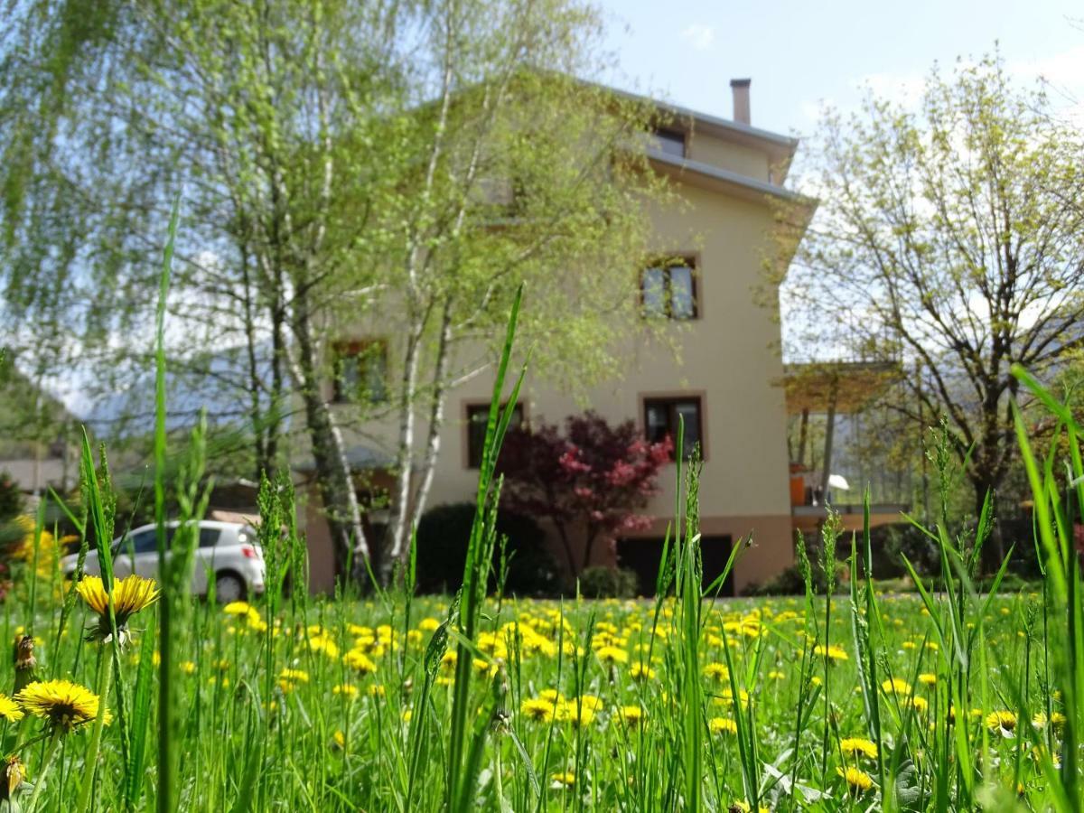 Bed and Breakfast La Casa Di Clara Esine Екстер'єр фото